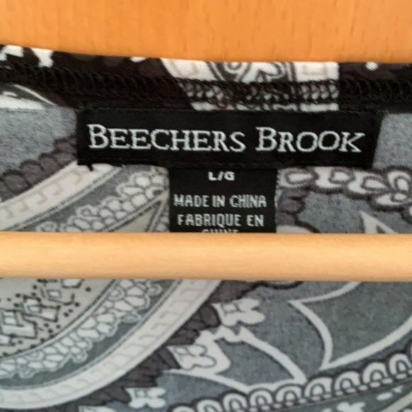 Black And White Paisley Sleeveless Top - Picture 5 of 5